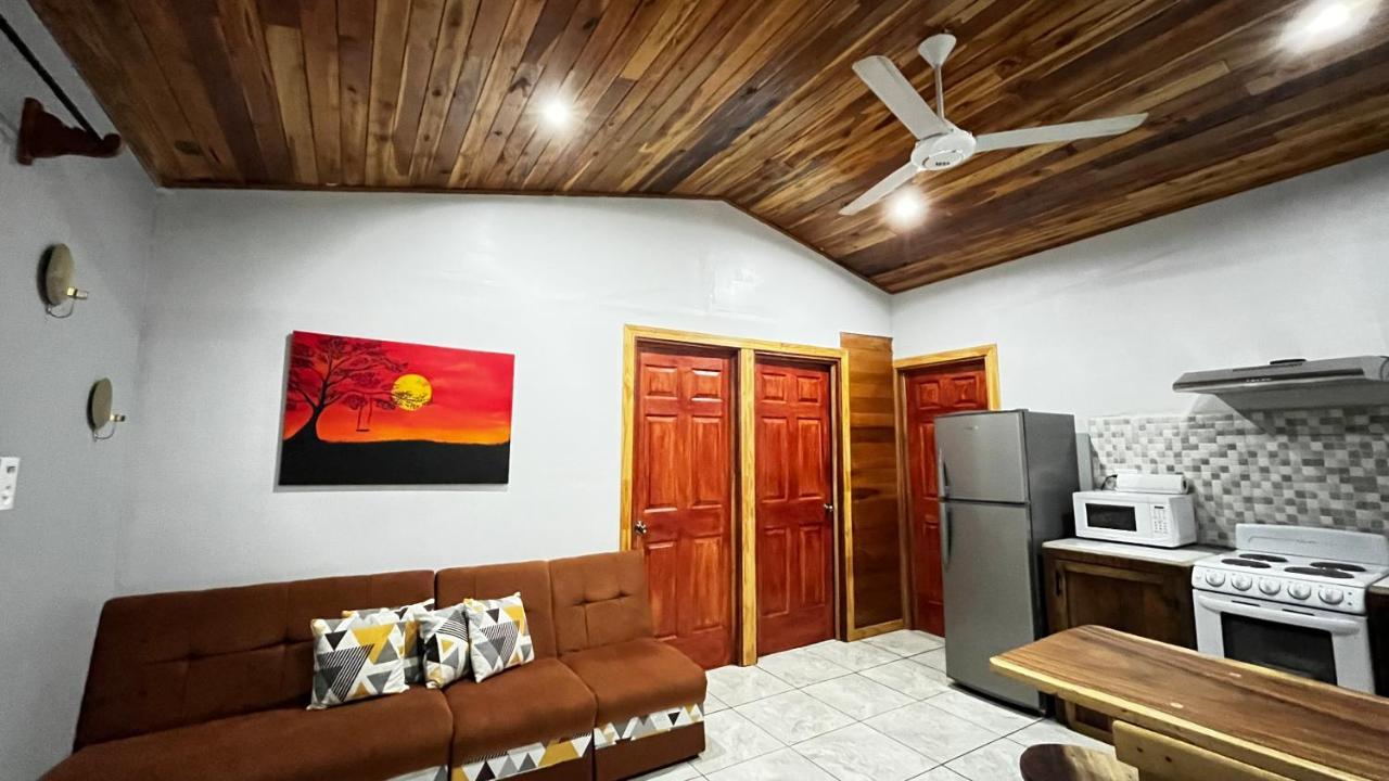Mango Y Cafe Apartment *
