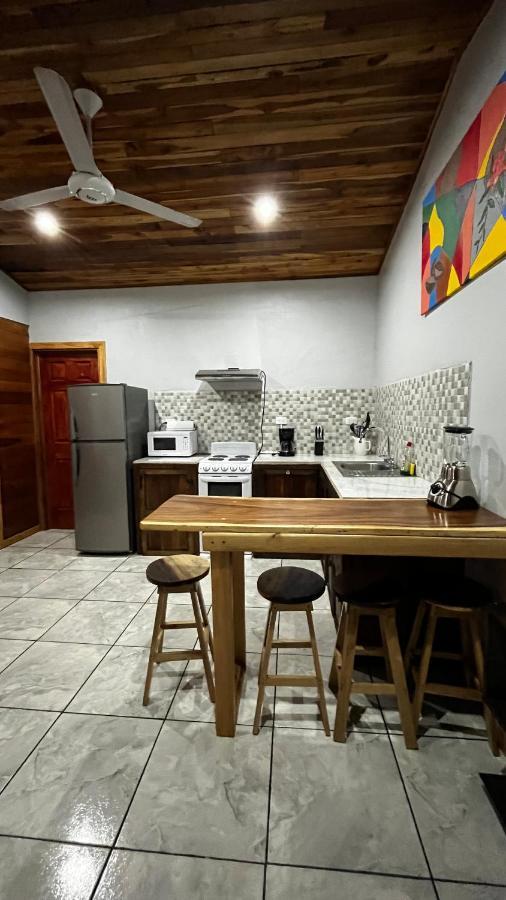 Mango Y Cafe Apartment